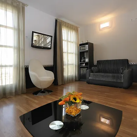 Hostemplo Apartment